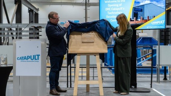 Image credit ORE Catapult Caption -- Steve Foxley, ORE Catapult Chief Executive (left) and North East Mayor Kim McGuinness unveil at plaque at the official opening of the Technology Development Centre (TDC) at ORE Catapult’s National Renewable Energy Centre in Blyth, Northumberland